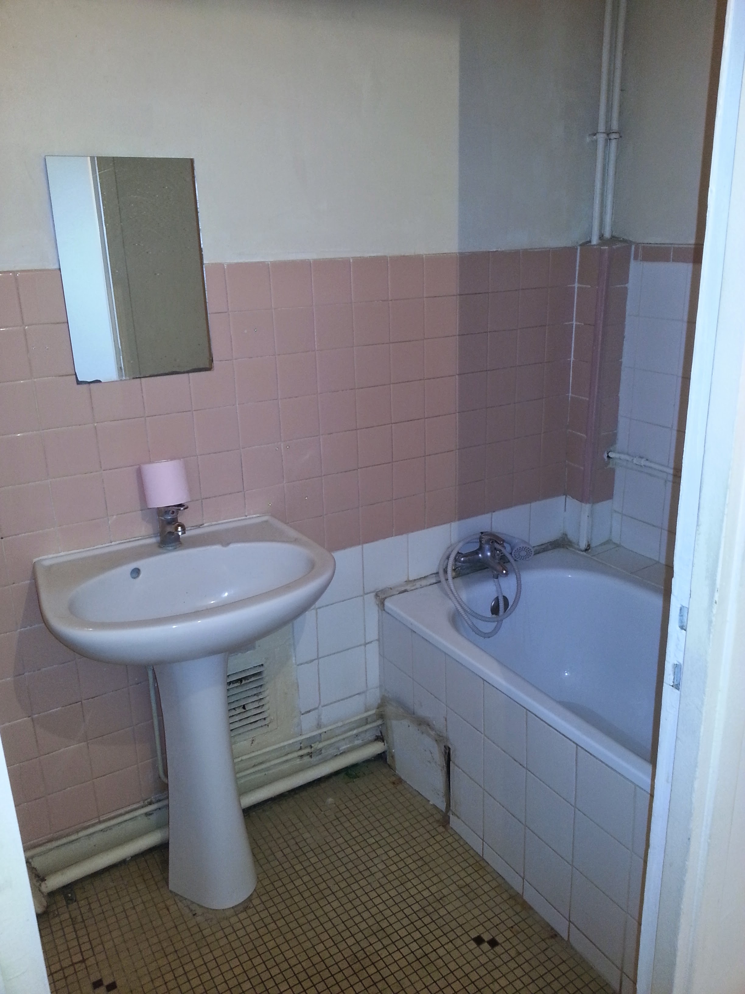 Salle de bain avant rénovation